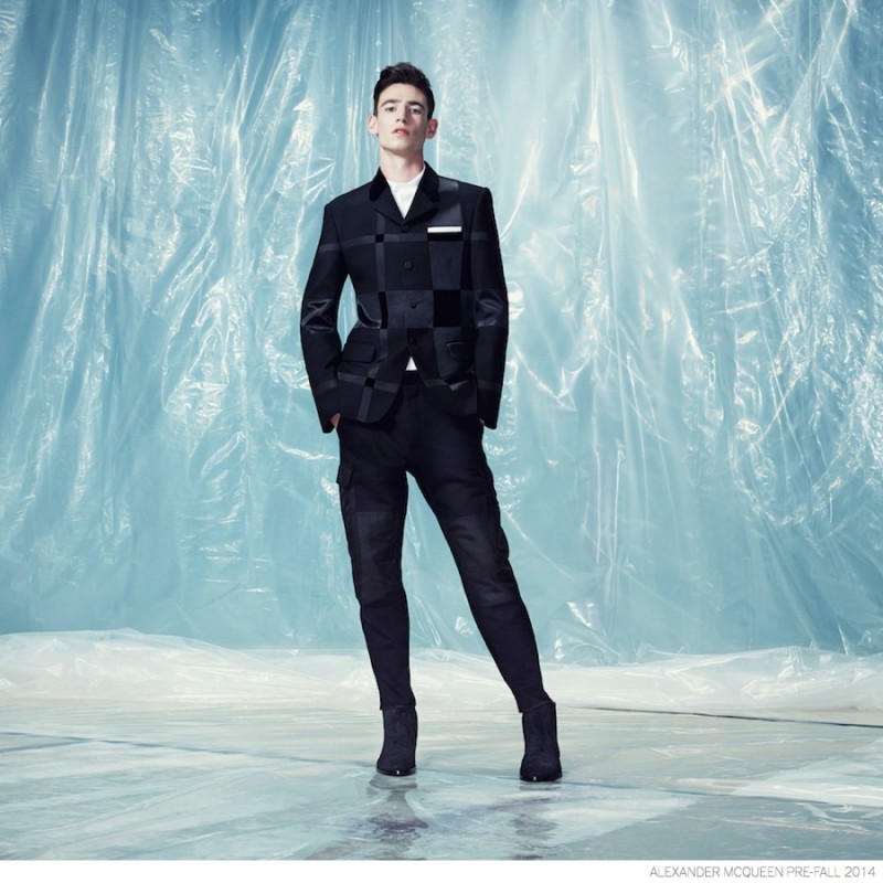 Alexander-McQueen-Pre-fall-2014-Look-Book-Elegant-Suiting-002