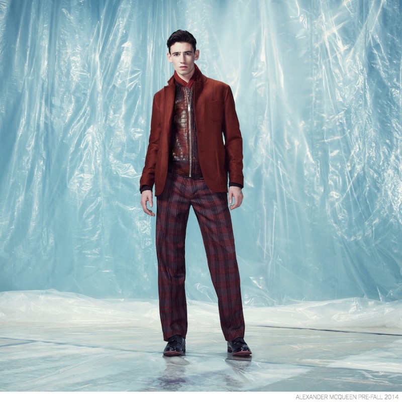 Alexander-McQueen-Pre-fall-2014-Look-Book-Elegant-Suiting-016