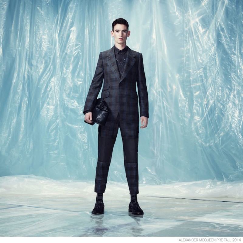 Alexander-McQueen-Pre-fall-2014-Look-Book-Elegant-Suiting-017