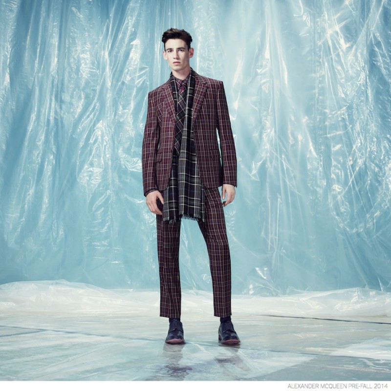 Alexander-McQueen-Pre-fall-2014-Look-Book-Elegant-Suiting-021