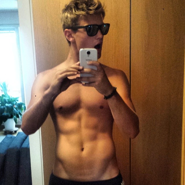 Bo Develius poses for a shameless selfie.