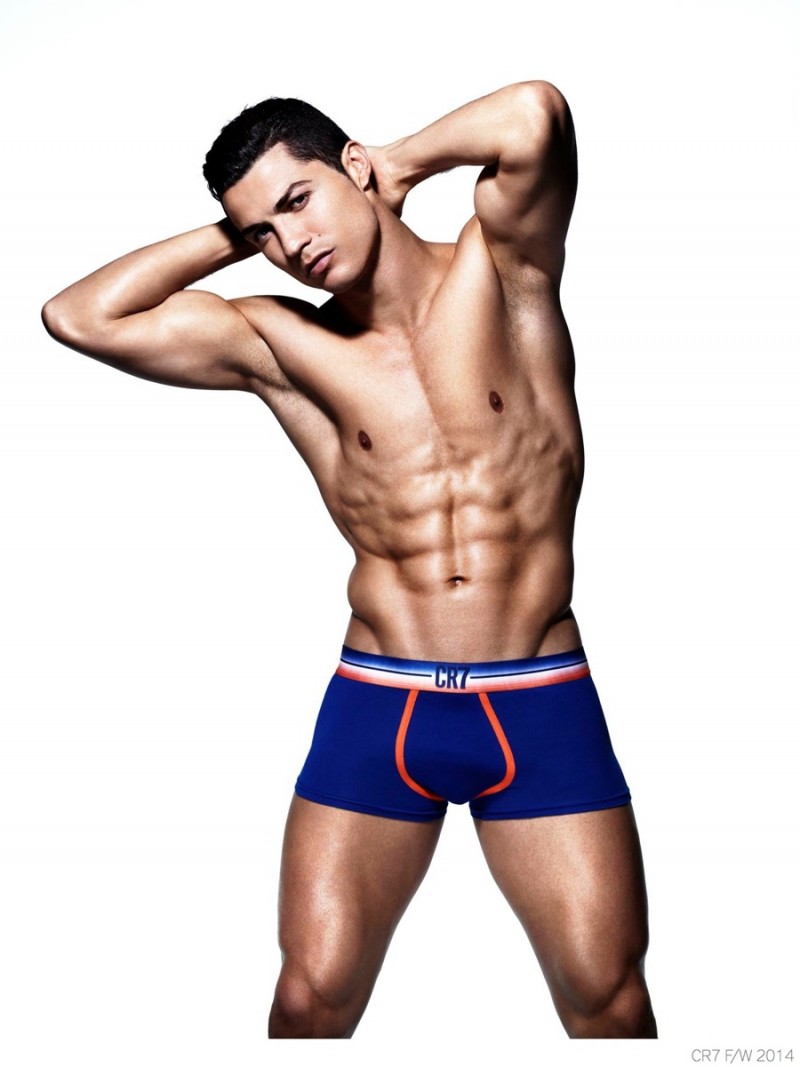 speelplaats Getuigen cafe Cristiano Ronaldo Strips Down to Underwear for CR7 Fall/Winter 2014 Ad  Campaign – The Fashionisto