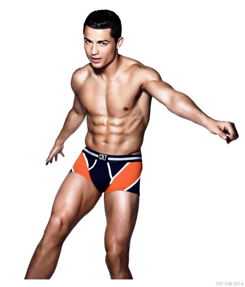 CR7-Underwear-Cristiano-Ronaldo-Fall-Winter-2014-Campaign-003