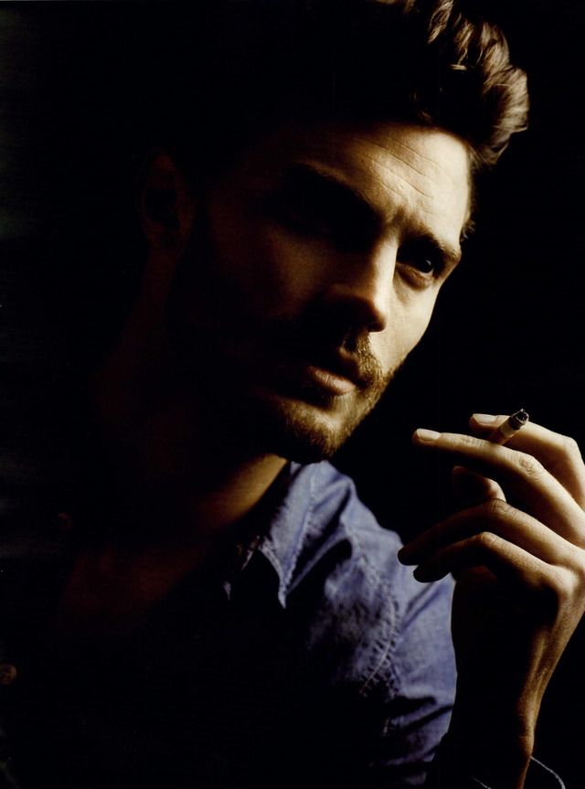 Jamie-Dornan-Wonderland-001