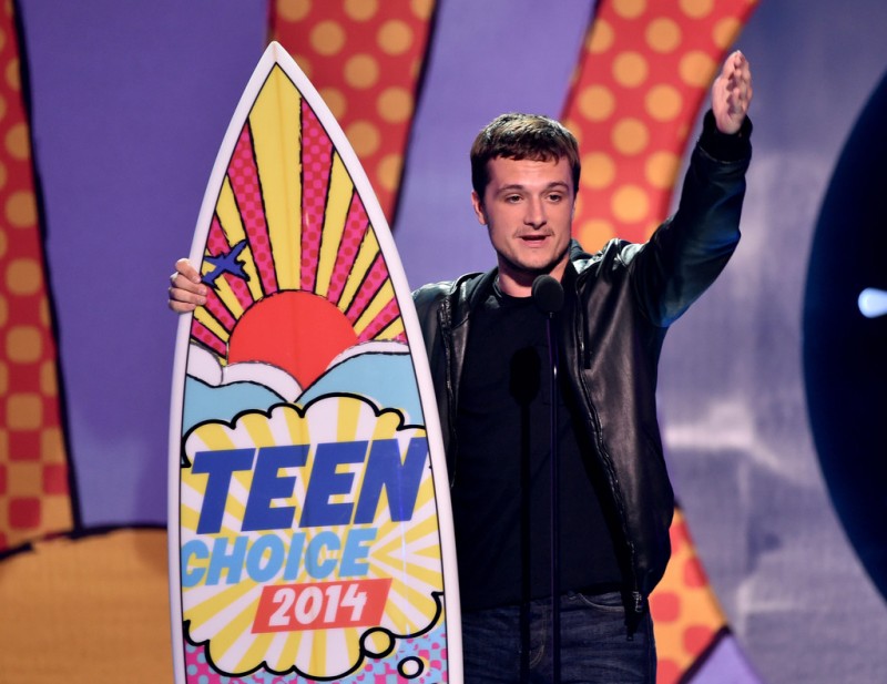 Taking home the award for 'Best Actor: Sci-Fi/Fantasy', 'The Hunger Games' actor Josh Hutcherson wore a leather hooded jacket.