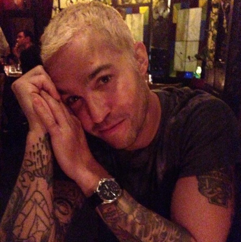 Pete Wentz shows off his new bleached do.