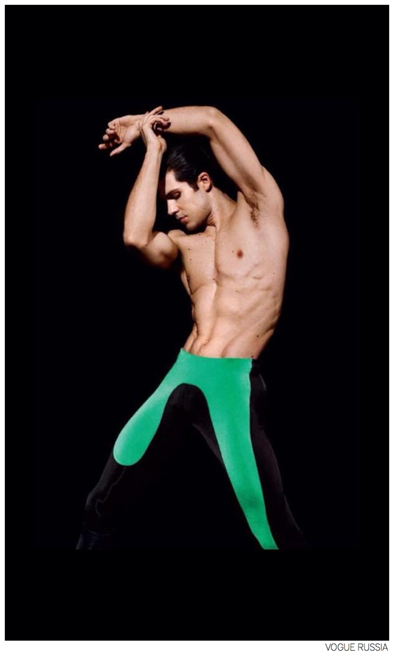 Roberto-Bolle-Vogue-Russia-001