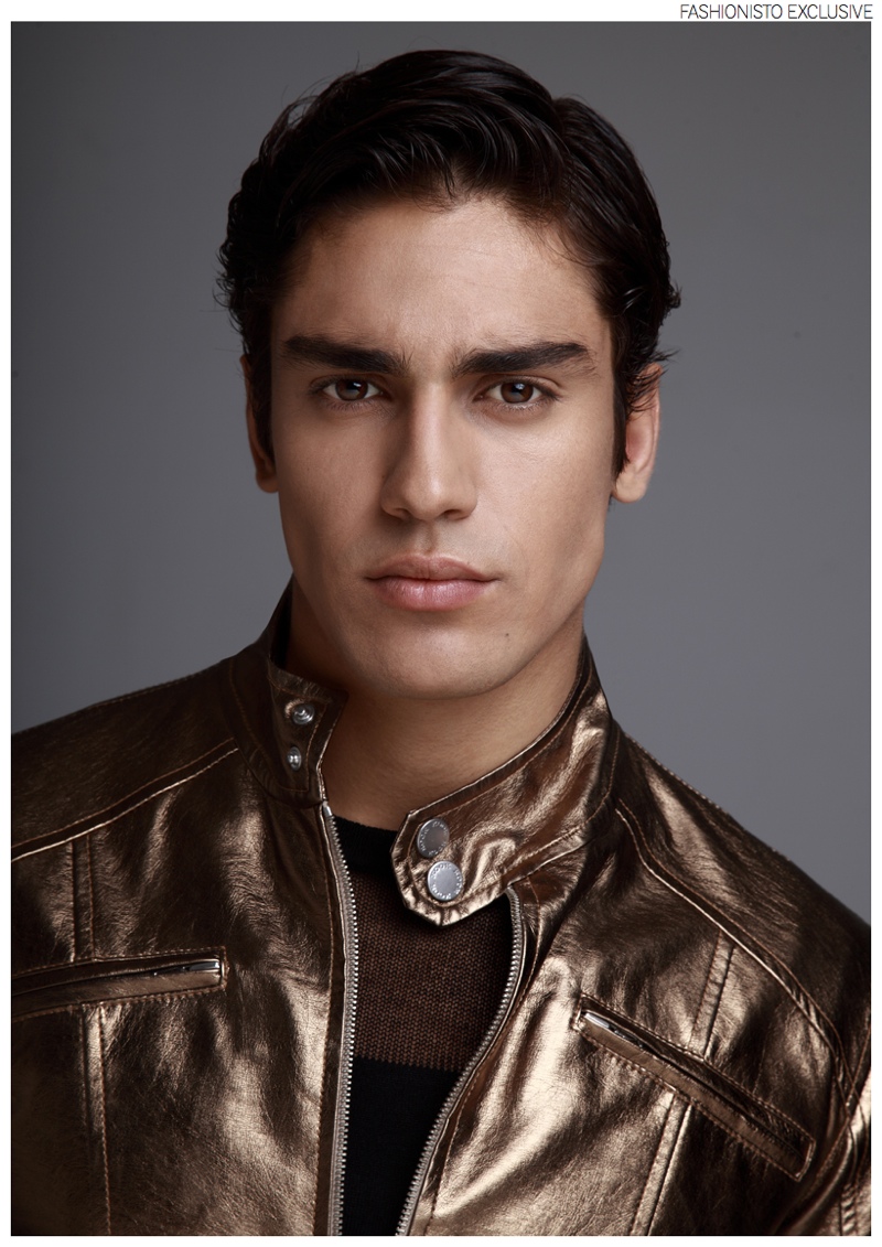 Ignacio wears pullover Zara and  jacket Kook.
