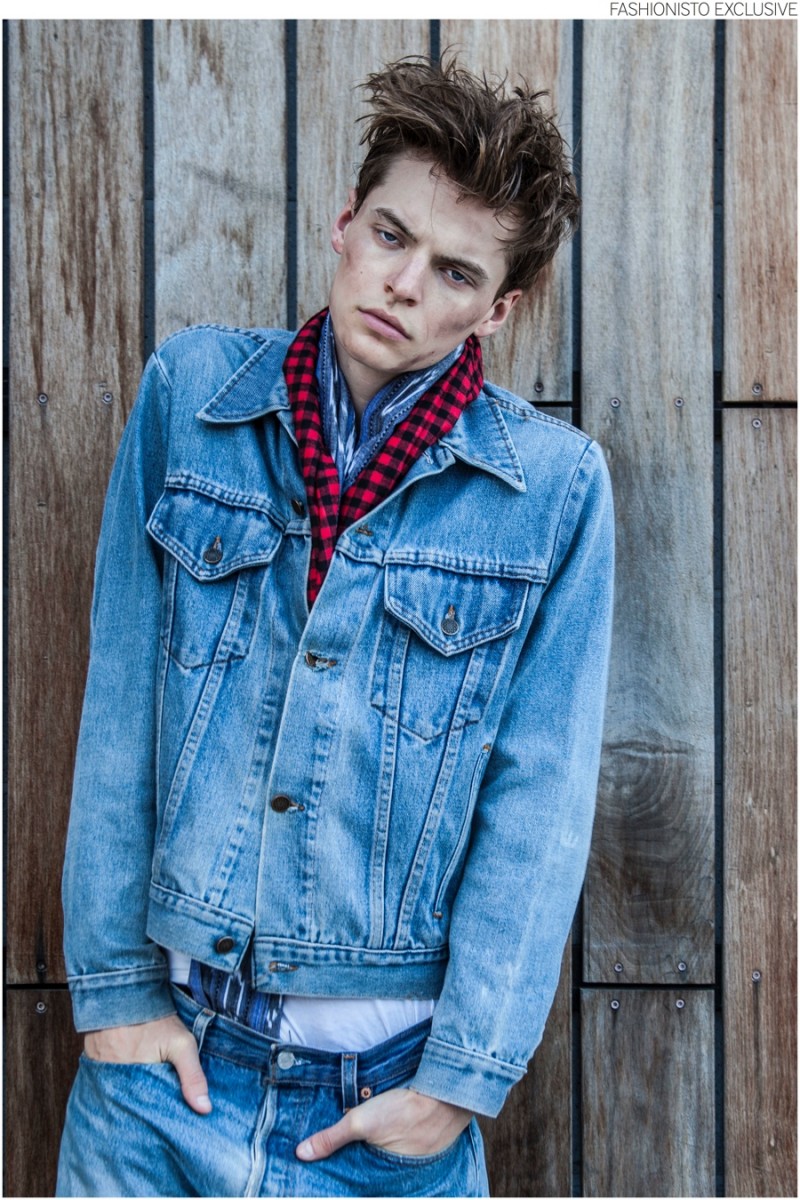 John wears scarves Jacqueline Rousseau, t-shirt Fruit of Loom, denim jacket and jeans Levi's.