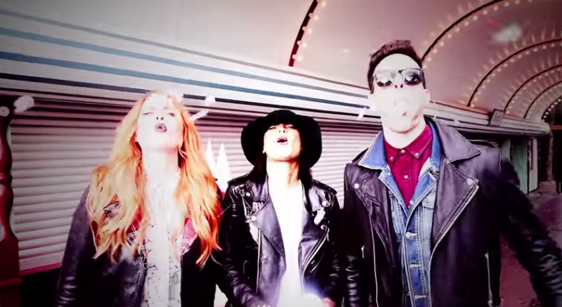 Cobra starship icona pop