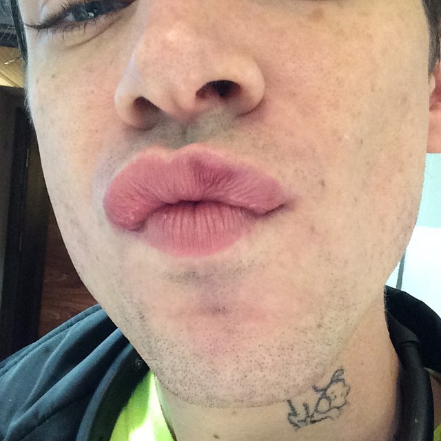 Cole Mohr shares a kiss with all his followers.
