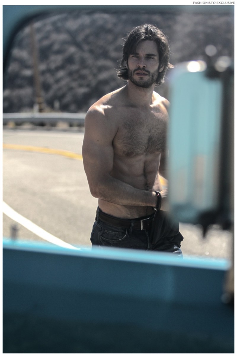 Daniel wears jeans AllSaints, belt Diesel and jewelry Armani Exchange. » Fashionisto Exclusive: Daniel di Tomasso Interview Daniel wears jeans AllSaints, belt Diesel and jewelry Armani Exchange.