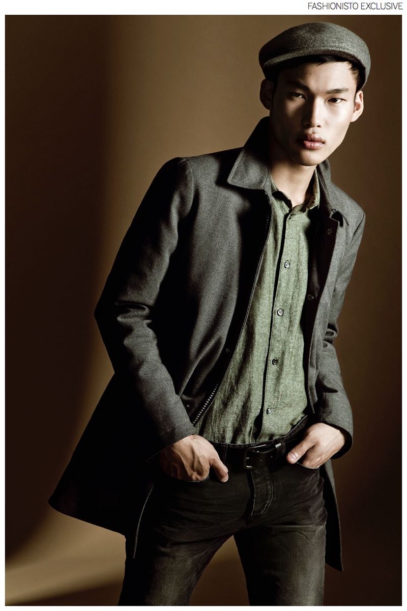 Chun wears coat Herno, shirt Closed, denim jeans United Colors of Benetton and  cap BOSS by Hugo Boss, belt Levi's.