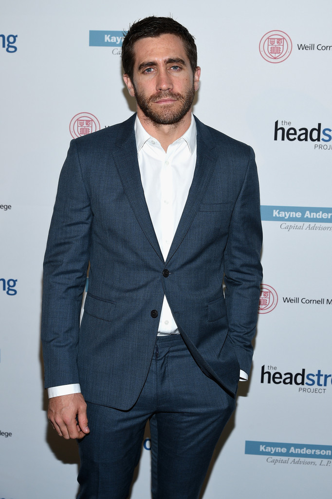 Jake Gyllenhaal Cleans Up Sans Tie for 'Words of War' Benefit