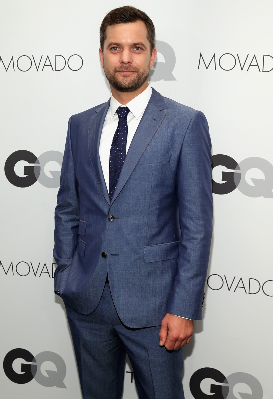 Actor Joshua Jackson cleaned up, hitting the black carpet in a stunning blue two-button suit. Fitting, since he was honored for his charity work with Oceana.