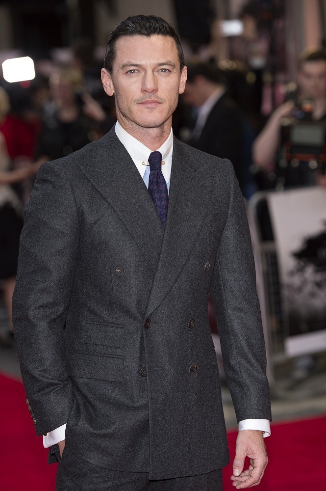 Luke-Evans-002