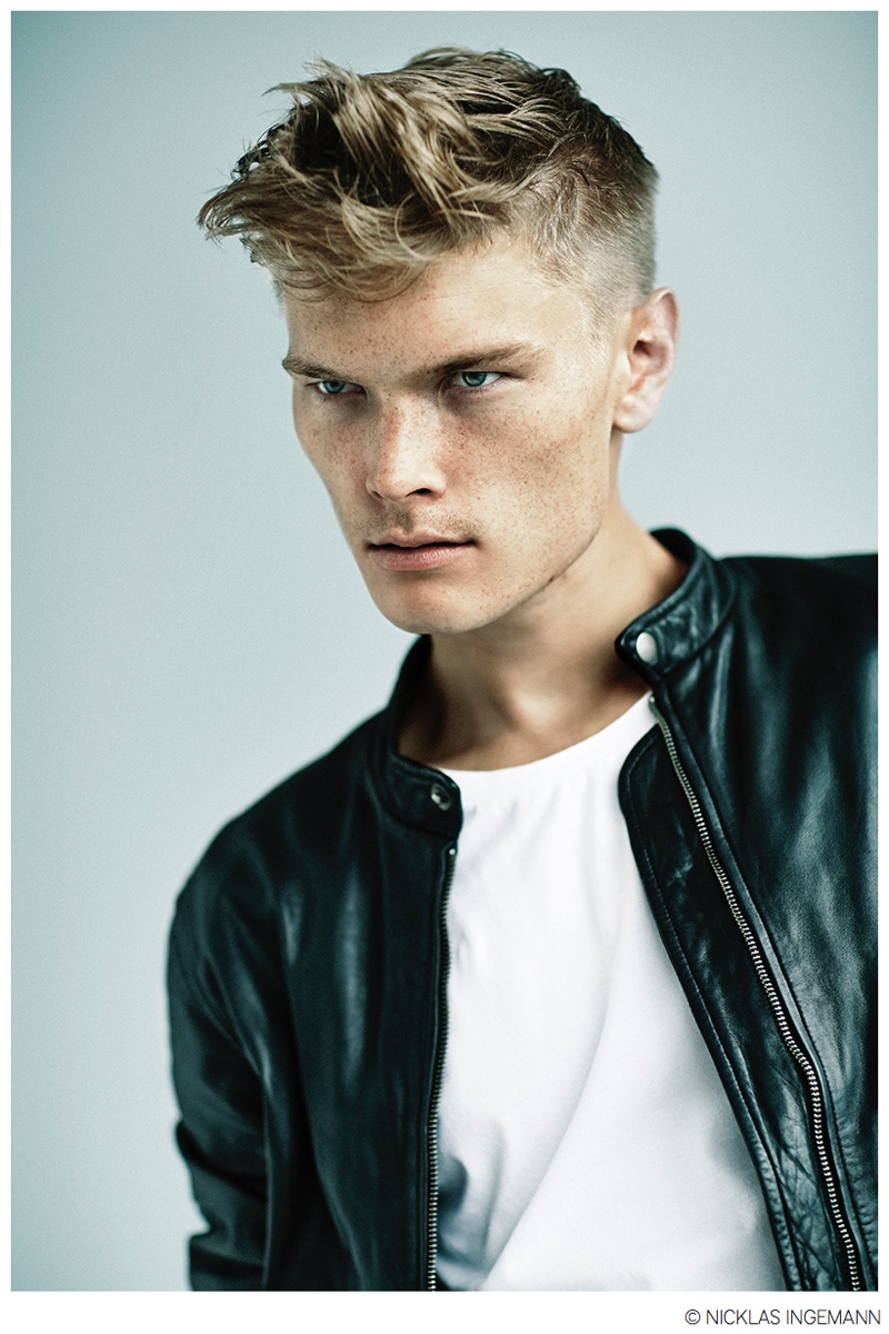 Mads Emil Sits for Nicklas Ingemann