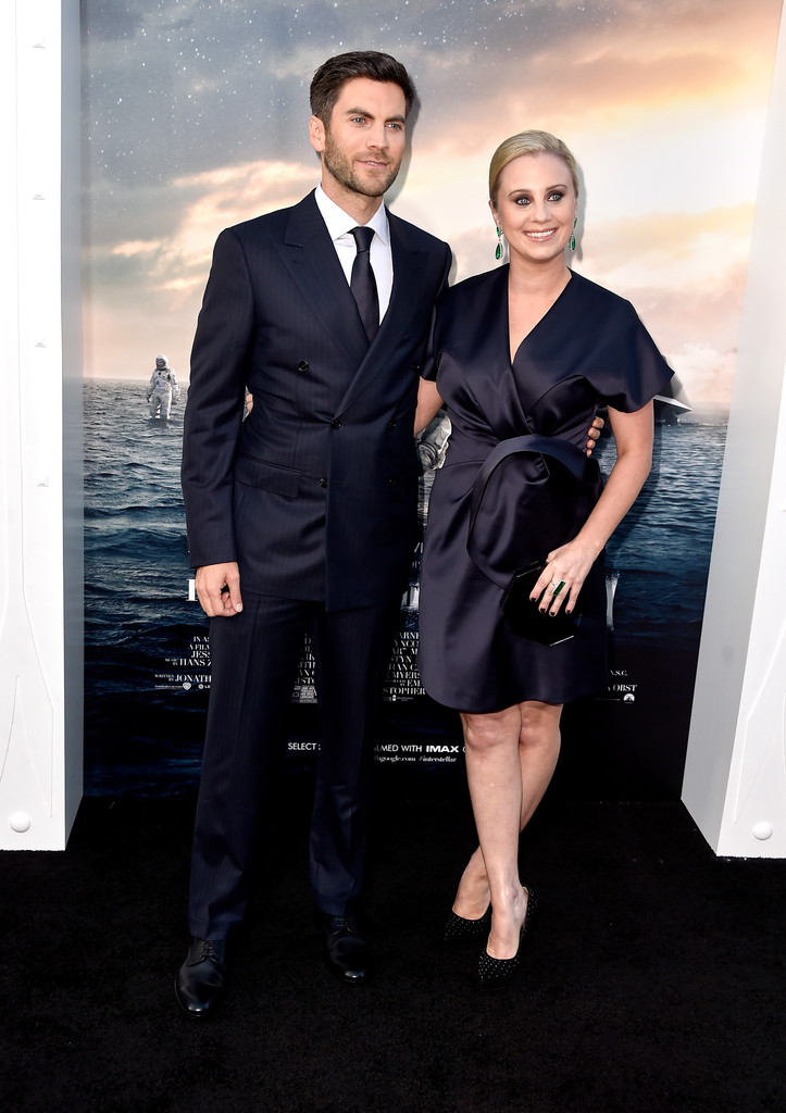 Attending the Hollywood premiere of 'Interstellar' on October 26th with Jacqui Swedberg,'American Horror Story: Freak Show' actor Wes Bentley impressed in a dapper navy double-breasted suit.