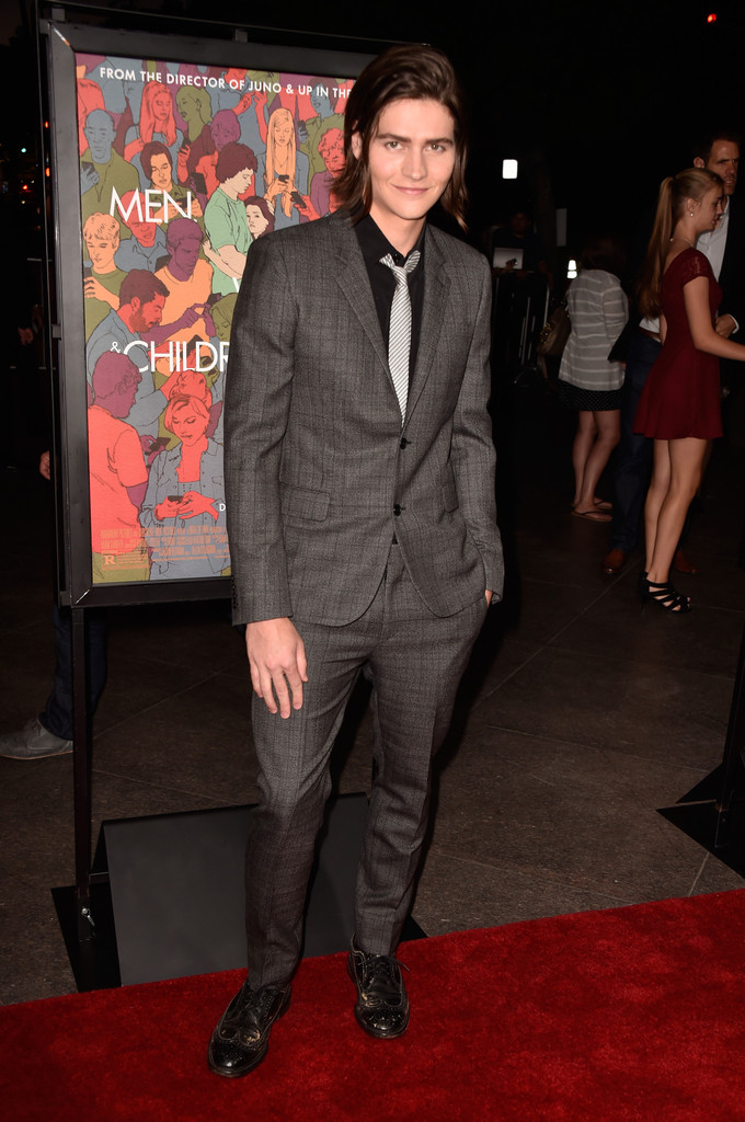 Attending the September 30th Los Angeles premiere of 'Men, Women & Children', actor William Peltz cleaned up in a dapper tonal windowpane suit, cut slim and paired with a black dress shirt.