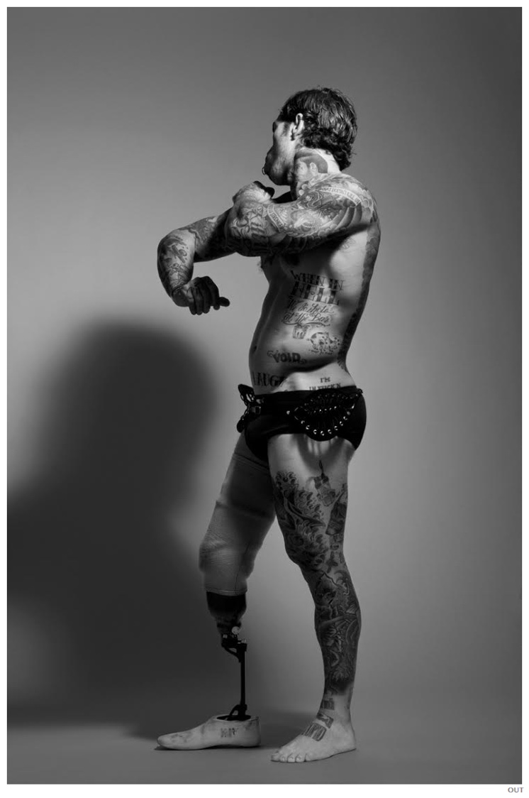 Alex-Minsky-Nude-Out-Photo-Shoot-Tattoos-005