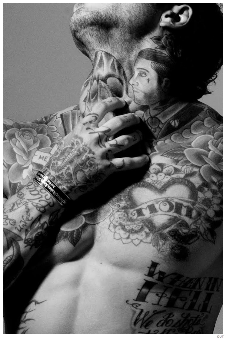 Alex-Minsky-Nude-Out-Photo-Shoot-Tattoos-008
