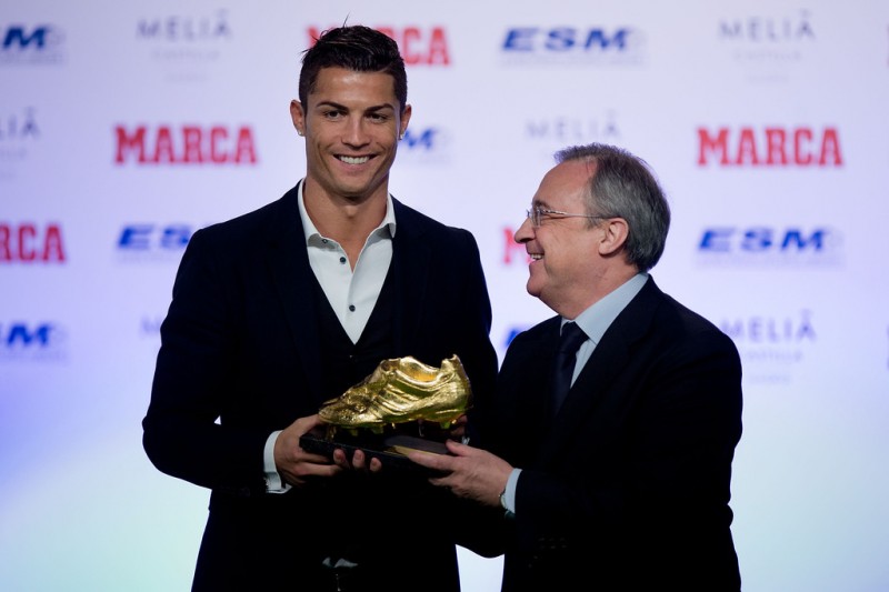 Cristiano Ronaldo receives his Golden Boot award from Real Madrid CF president Florentino Perez.