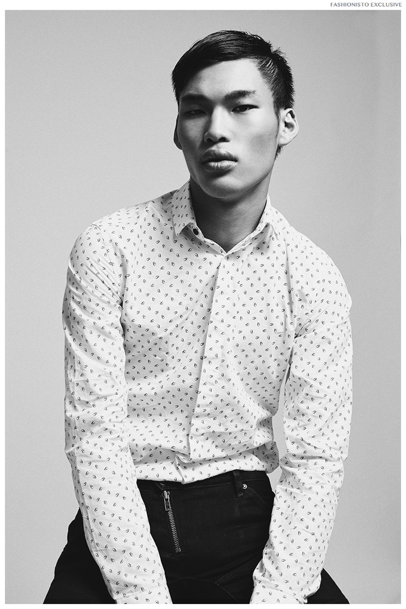 Chun wears shirt Zara and jeans G-Star Raw.