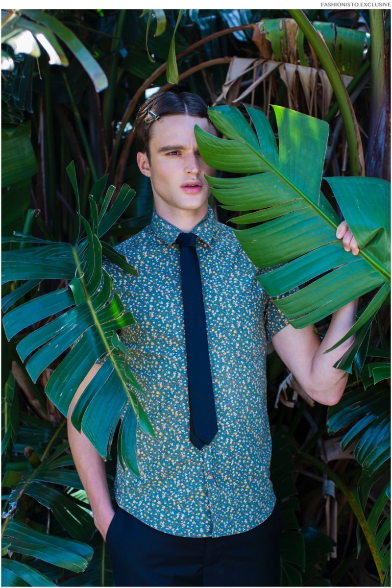 Bryton wears shirt Topman and tie RDX.