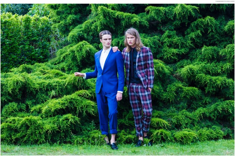 Bryton and James wears suits Jack London, shoes Ted Baker and shirts Calibre.