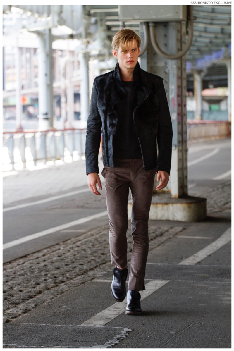 Sven wears pants Paul Smith, shoes Salvatore Ferragamo, shirt and fur jacket Emporio Armani.
