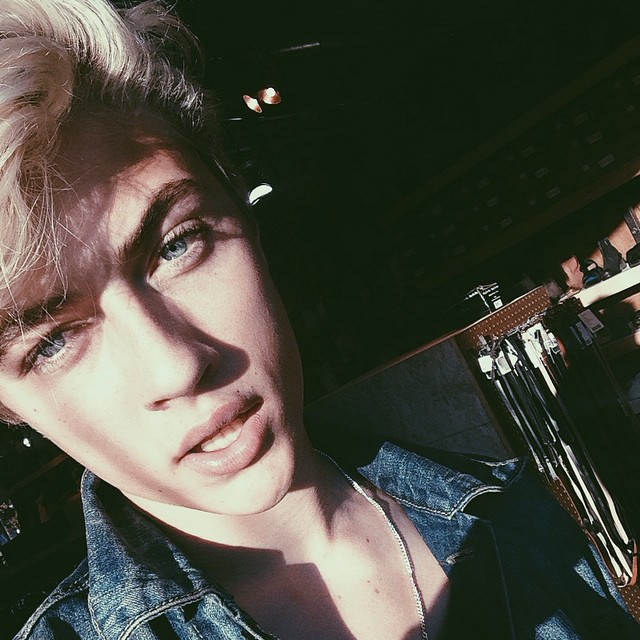 Lucky Blue shares a selfie moment.