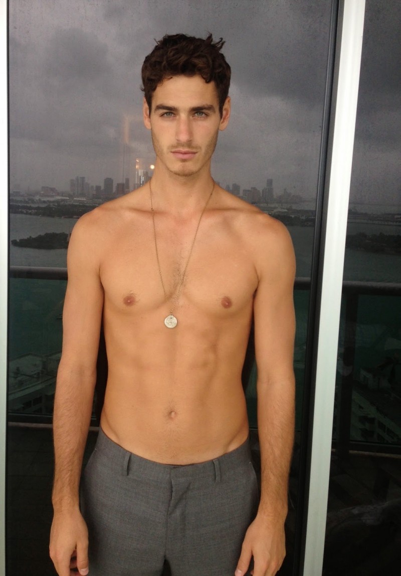 Matthew-Coatsworth-Shirtless-Digitals-2014-Model-001