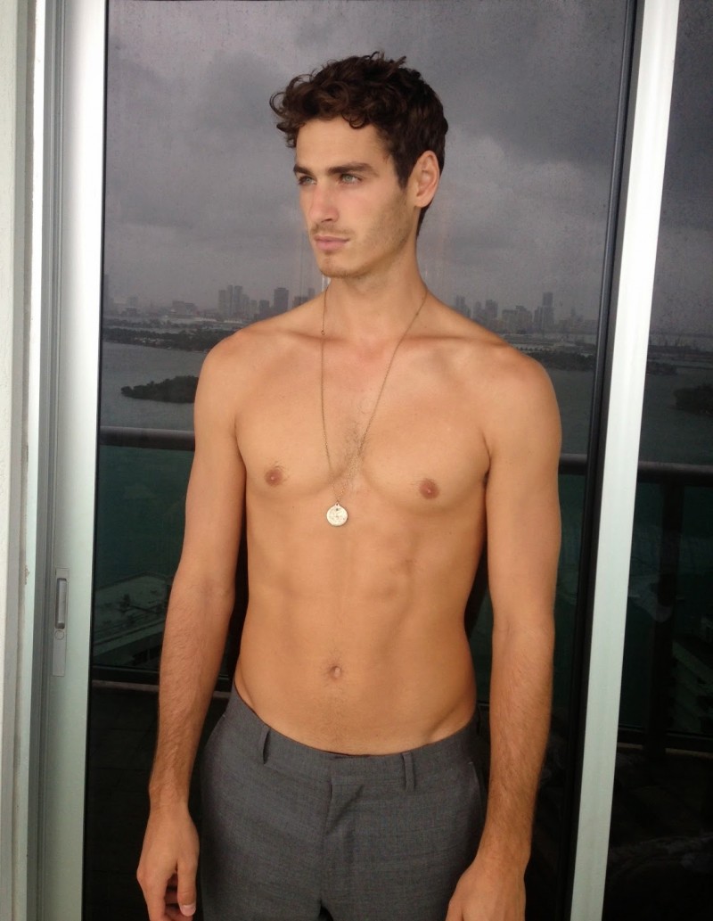 Matthew-Coatsworth-Shirtless-Digitals-2014-Model-002