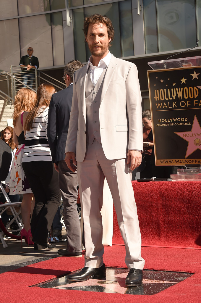 Receiving his star on the tourist must Hollywood Walk of Fame, Matthew McConaughey wore a light, relaxed three-piece number from Italian fashion house Dolce & Gabbana.