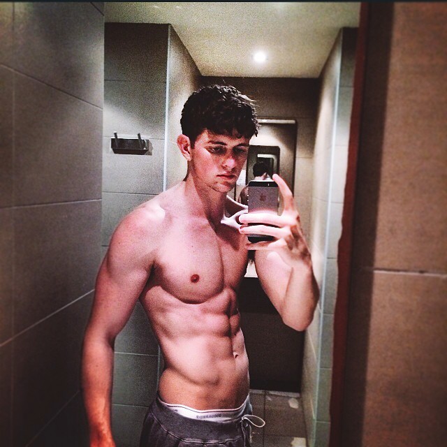 Michael Morgan hits the gym and takes a selfie.