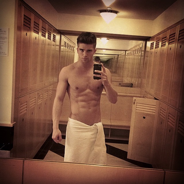 River Viiperi hits the gym.