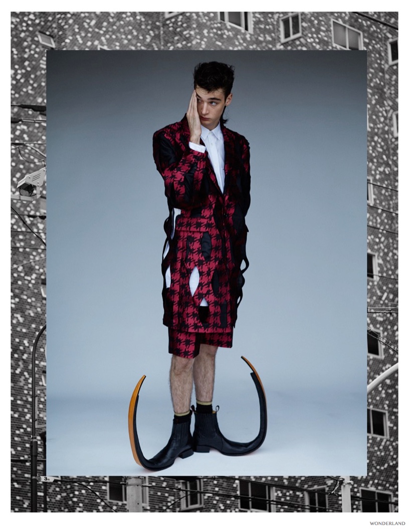 Comme des Garçons Spring 2015 Men's Collection Highlighted in Wonderland