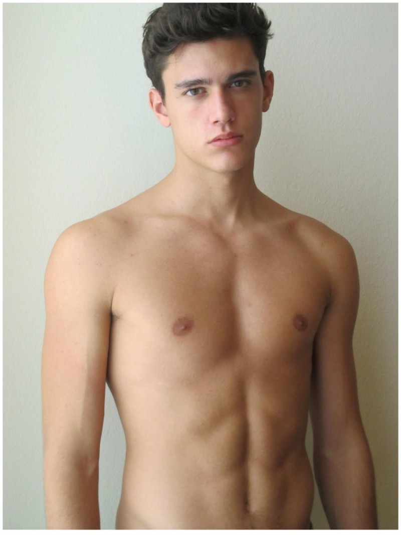 Sergio Perdomo - INforma models in 2020 | Men sweater 