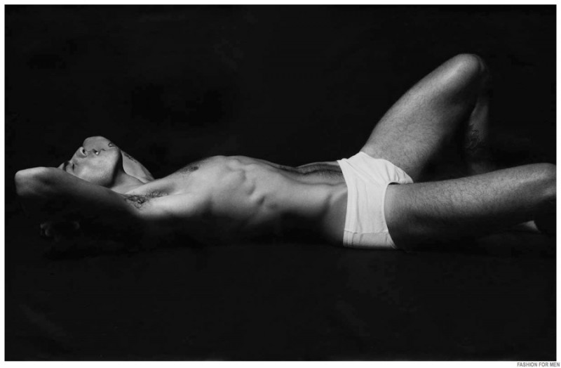 Evandro-Soldati-Nude-Photo-Shoot-Fashion-For-Men-2014-001