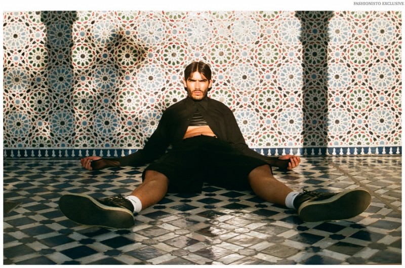 Daniel wears shirt UNIQLO, turtleneck UY, shorts Marc by Marc Jacobs, shoes Rick Owens and socks NIKE.