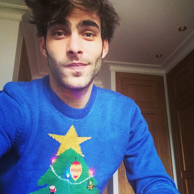 Jon Kortajarena shares a pic of him in his Christmas sweater