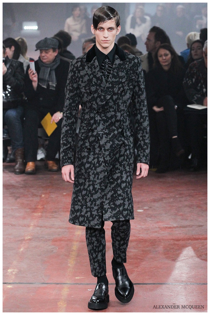 Alexander McQueen Fall Winter 2015 London Collections Men