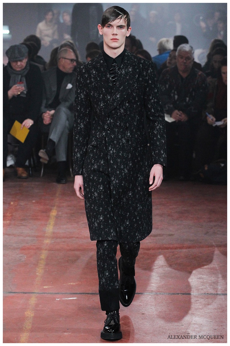 Alexander McQueen Fall Winter 2015 London Collections Men
