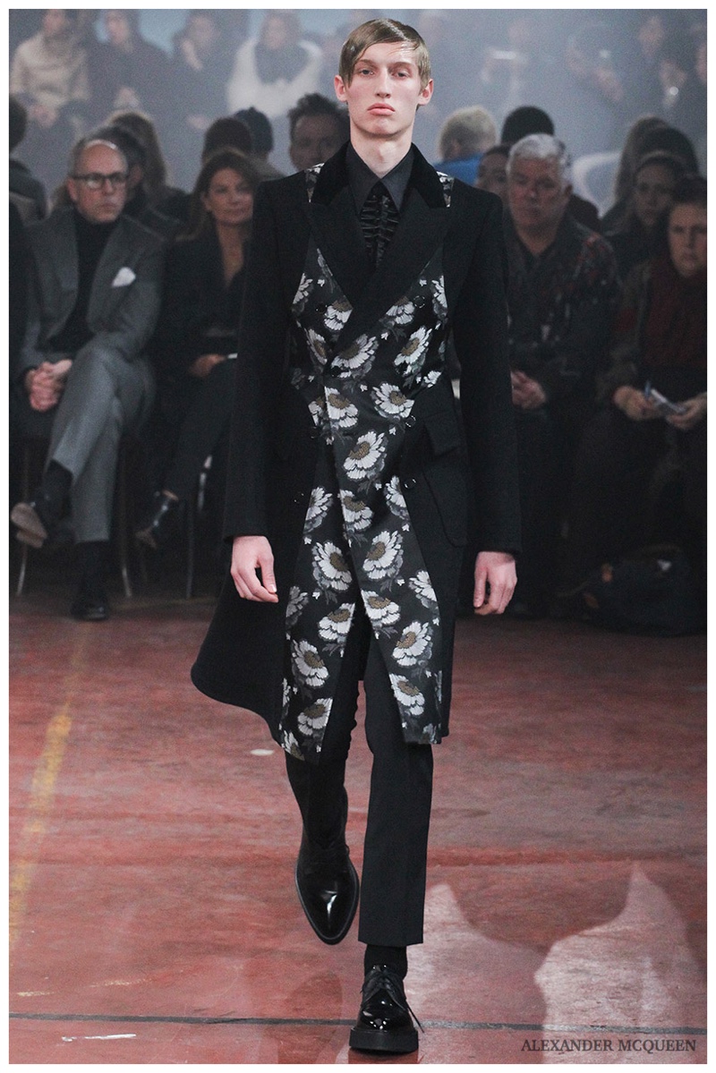 Alexander McQueen Fall Winter 2015 London Collections Men