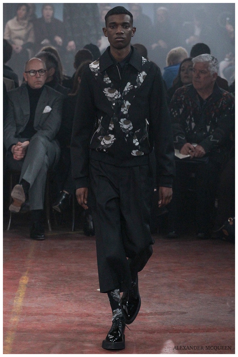 Alexander McQueen Fall Winter 2015 London Collections Men