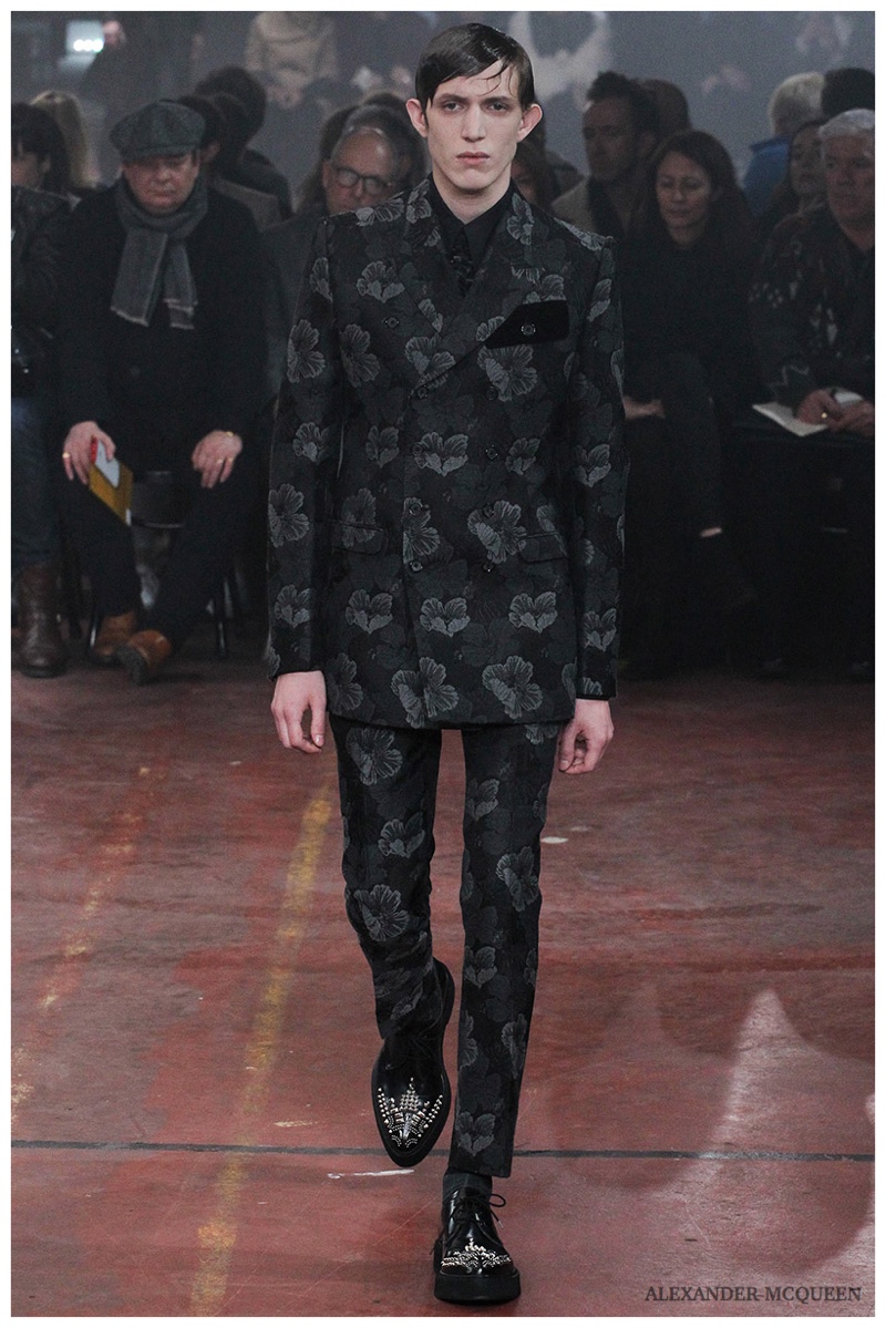 Alexander McQueen Fall Winter 2015 London Collections Men