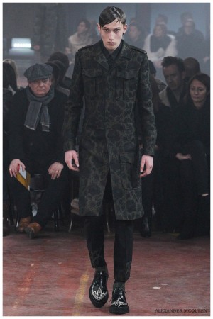 Alexander McQueen Fall Winter 2015 London Collections Men 012