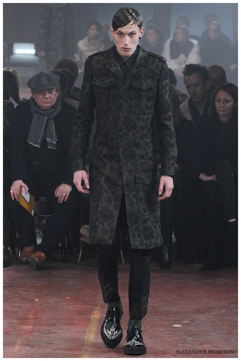 Alexander McQueen Fall Winter 2015 London Collections Men 012