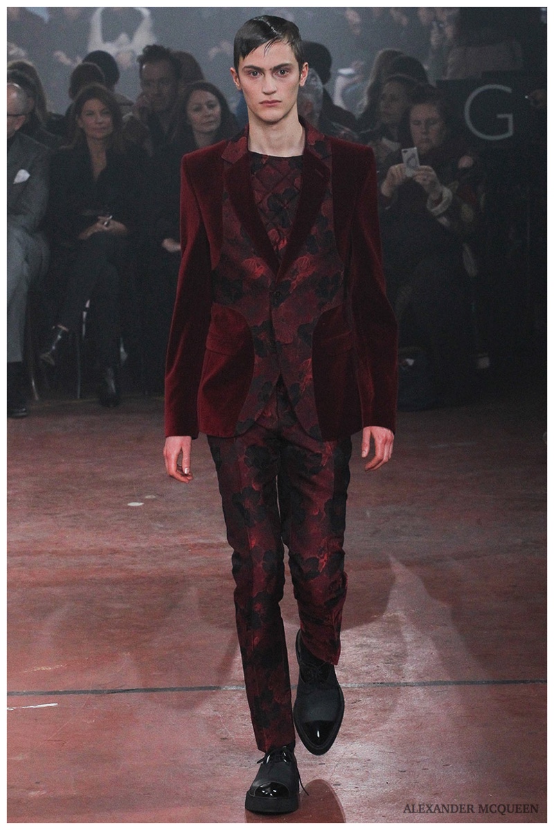 Alexander McQueen Fall Winter 2015 London Collections Men