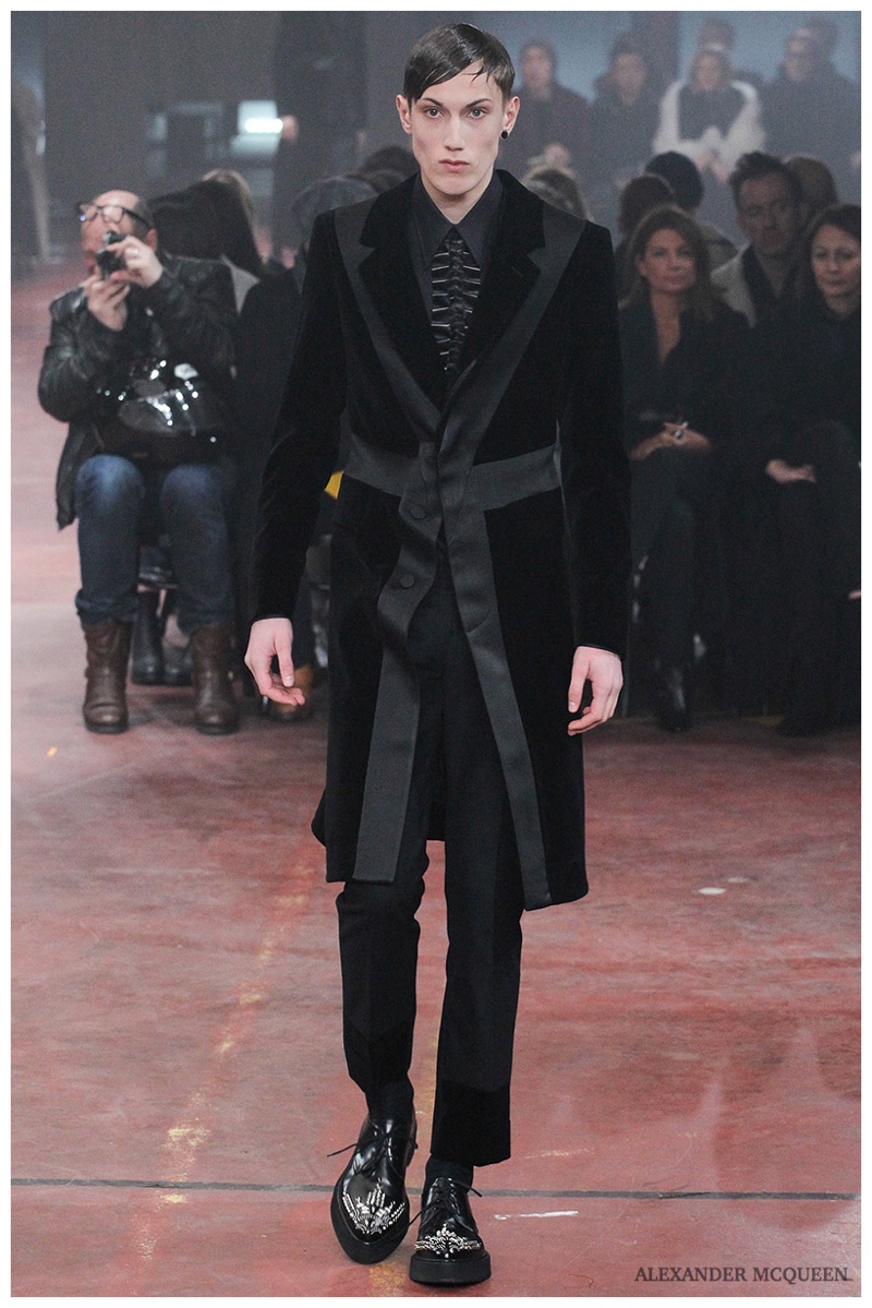 Alexander McQueen Fall Winter 2015 London Collections Men